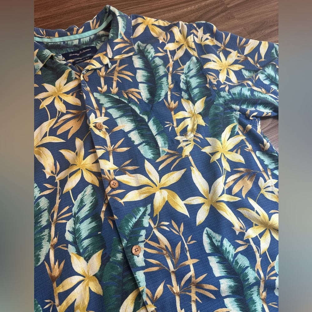 Tommy Bahama Hawaiian Shirt Blue Floral Silk Short Sleeve Button Front Men’s L - Picture 4 of 12